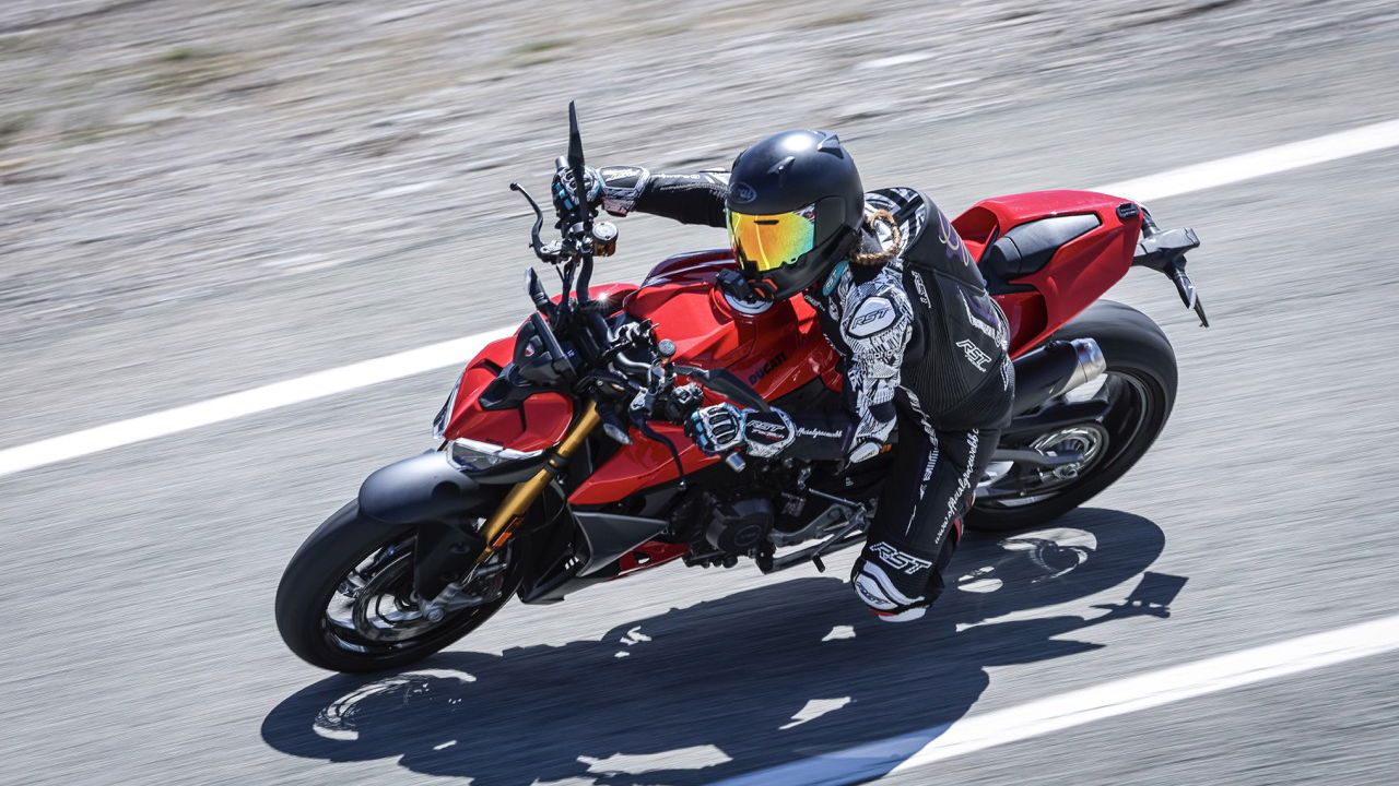 The new 2025 Ducati Streetfighter V2 S