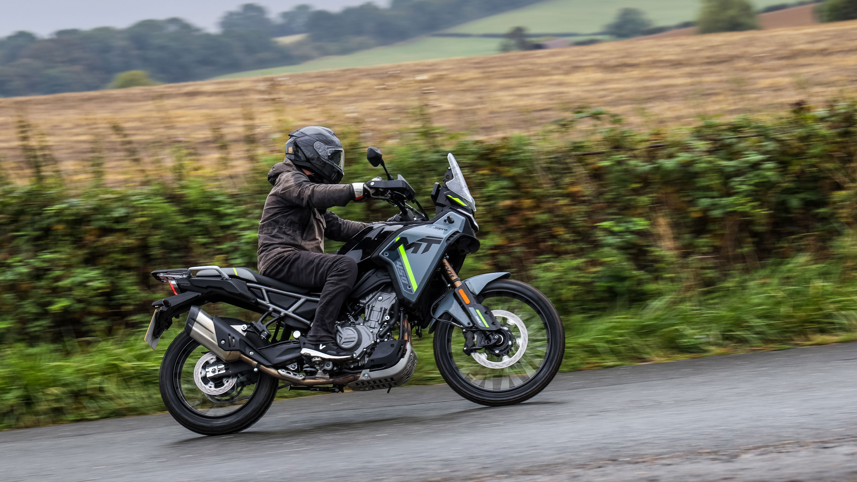 CFMoto 450MT - riding 