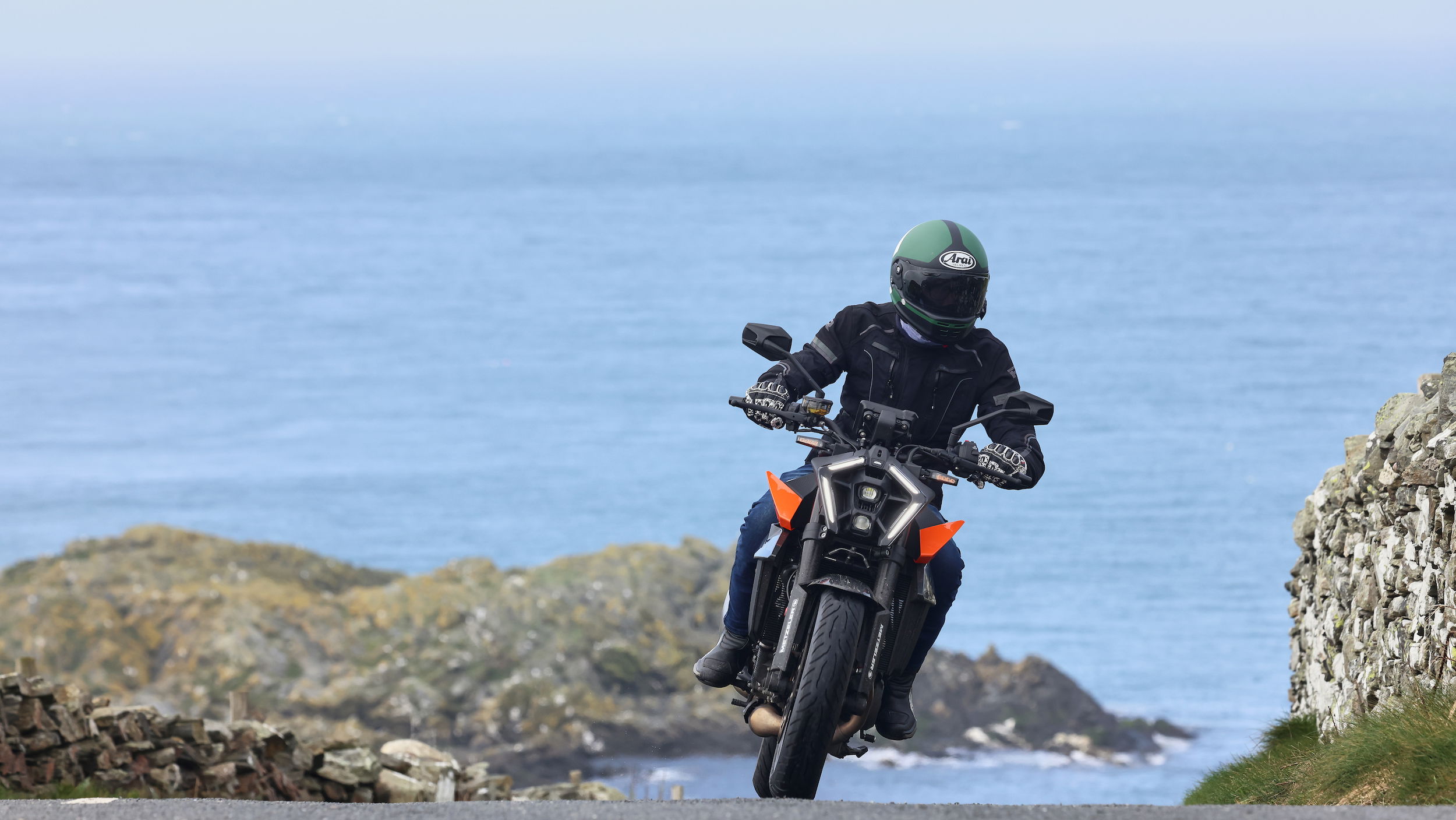 Metzeler Roadtec 02 tested on a KTM 990 Duke